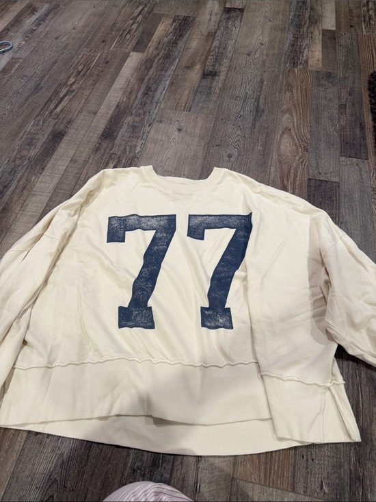 American Eagle Outfitters Tops - American Eagle Outfitters Cream Pullover Sweatshirt with Navy '77 Print